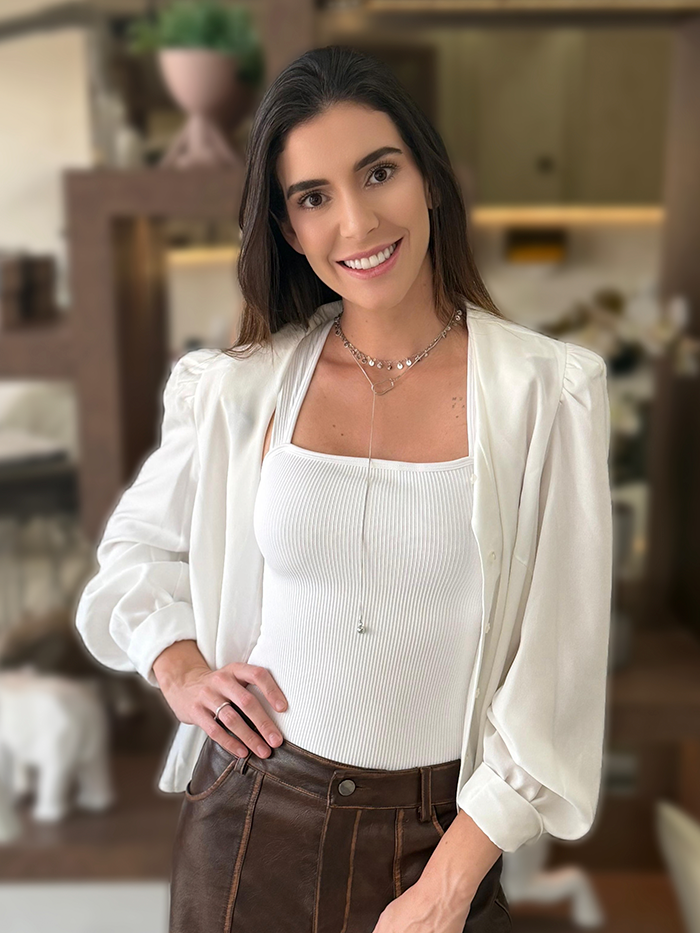 Dra. Bárbara Guimarães — Odontologia Estética